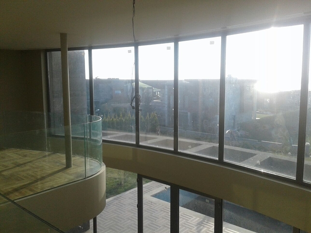 Двух этажная вилла на берегу озера Бююкчекмедже