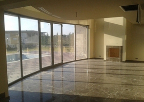 Двух этажная вилла на берегу озера Бююкчекмедже