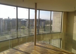 Двух этажная вилла на берегу озера Бююкчекмедже