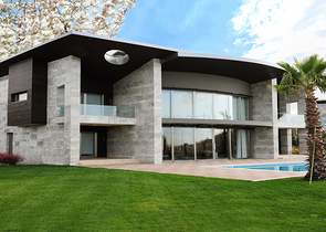 Двух этажная вилла на берегу озера Бююкчекмедже