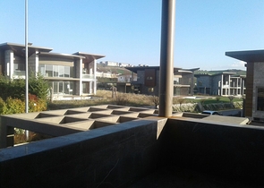 Двух этажная вилла на берегу озера Бююкчекмедже