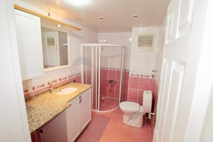 Квартира с отдельной кухней в Махмутларе