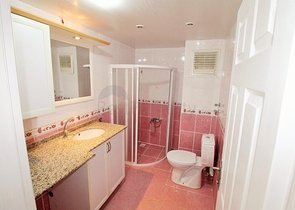 Квартира с отдельной кухней в Махмутларе