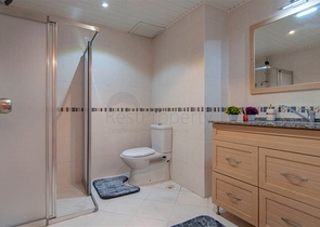 Меблированные трёхкомнатные апартаменты в Тосмуре