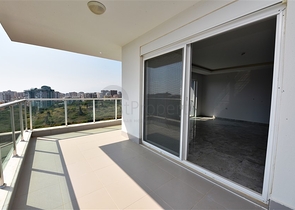 Двухуровневые апартаменты 4+1 в Махмутларе