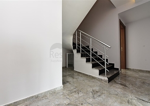 Двухуровневые апартаменты 4+1 в Махмутларе