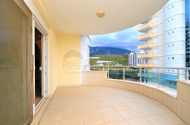 Трехкомнатная квартира в благоустроенном комплексе