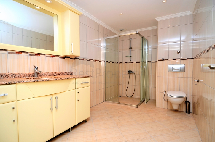 Трехкомнатная квартира в благоустроенном комплексе