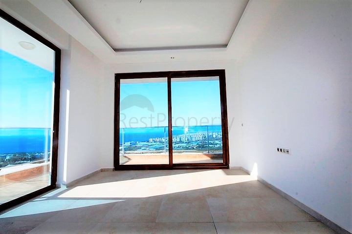 Квартира с видом на море в новом комплексе Каргыджака