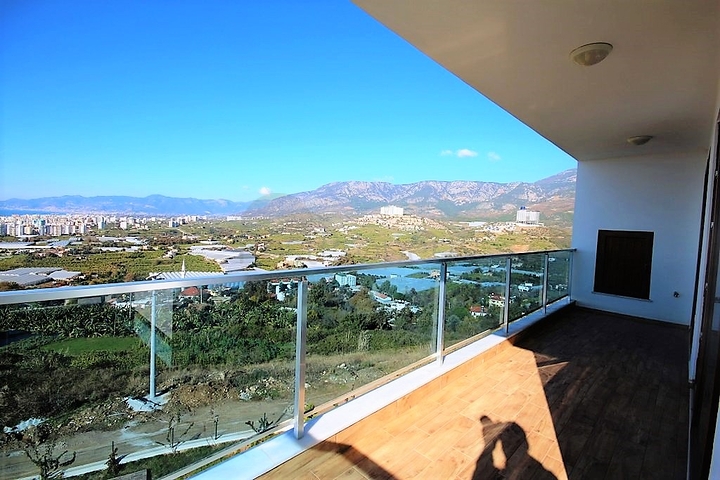 Квартира с видом на море в новом комплексе Каргыджака