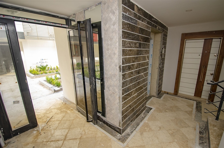 Квартиры 4+1 в Гюзельоба Лара