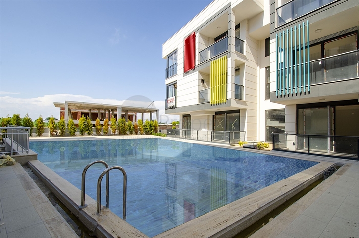 Квартиры 4+1 в Гюзельоба Лара