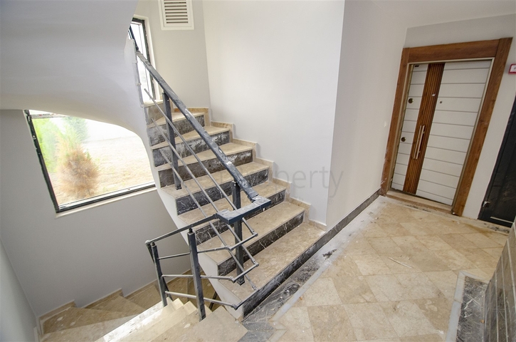 Квартиры 4+1 в Гюзельоба Лара