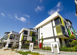 Квартиры 4+1 в Гюзельоба Лара