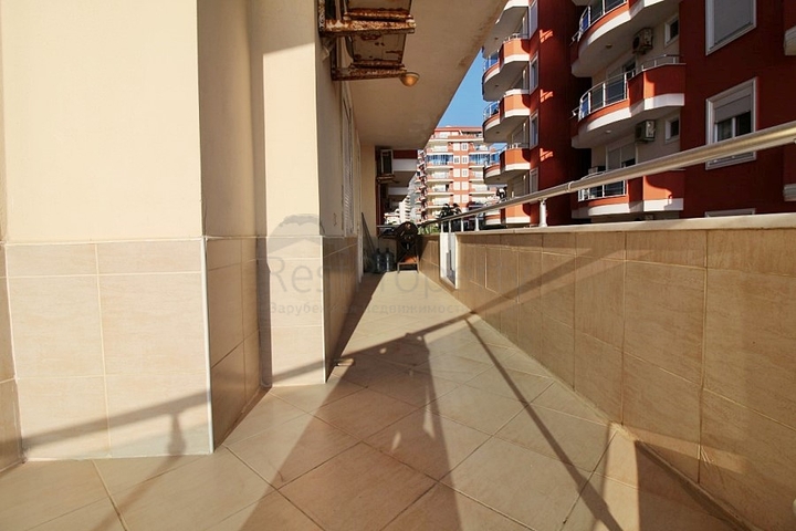 Просторная меблированная квартира с прямым видом на море