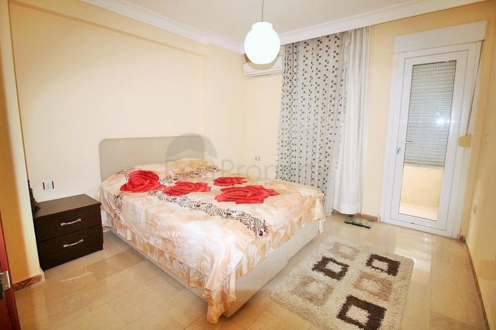 Просторная меблированная квартира с прямым видом на море