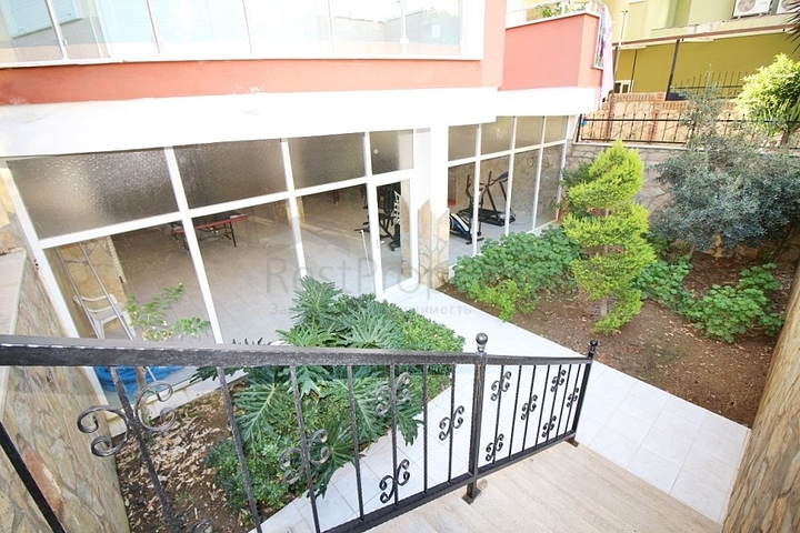 Просторная меблированная квартира с прямым видом на море