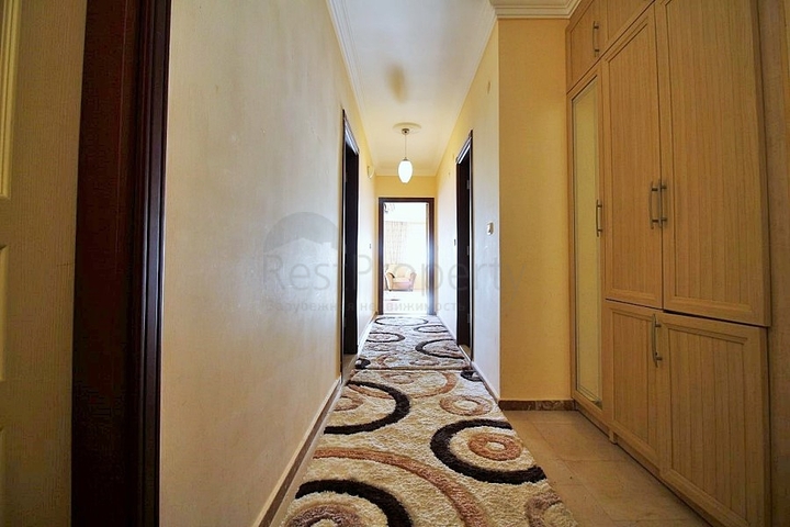 Просторная меблированная квартира с прямым видом на море