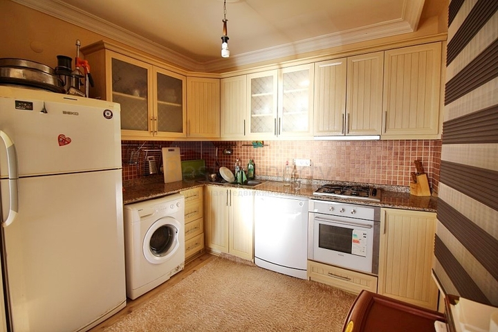 Просторная меблированная квартира с прямым видом на море