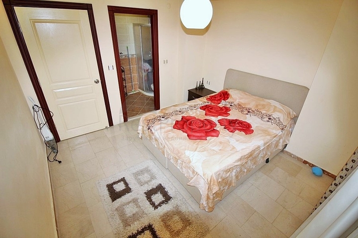 Просторная меблированная квартира с прямым видом на море