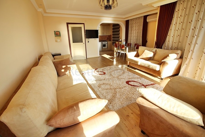 Просторная меблированная квартира с прямым видом на море