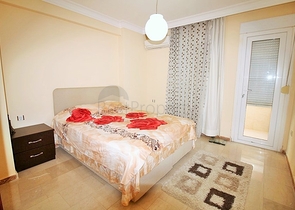 Просторная меблированная квартира с прямым видом на море