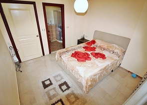 Просторная меблированная квартира с прямым видом на море