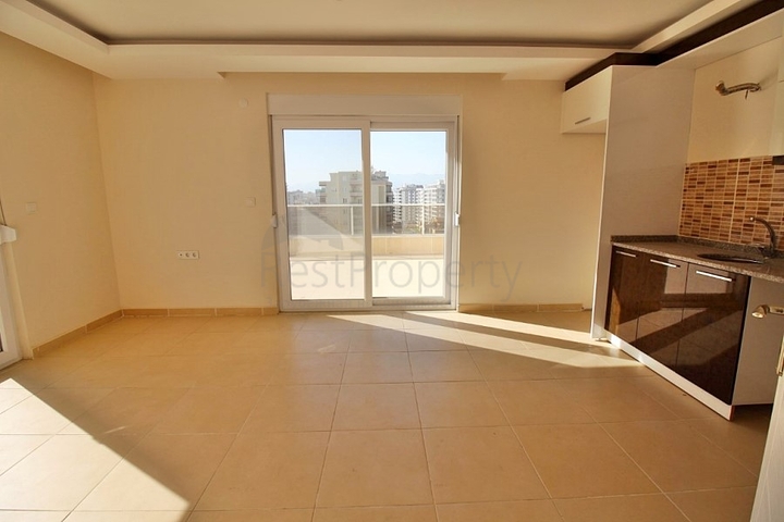 Пентхаус планировки 4+2 с видом на море и горы