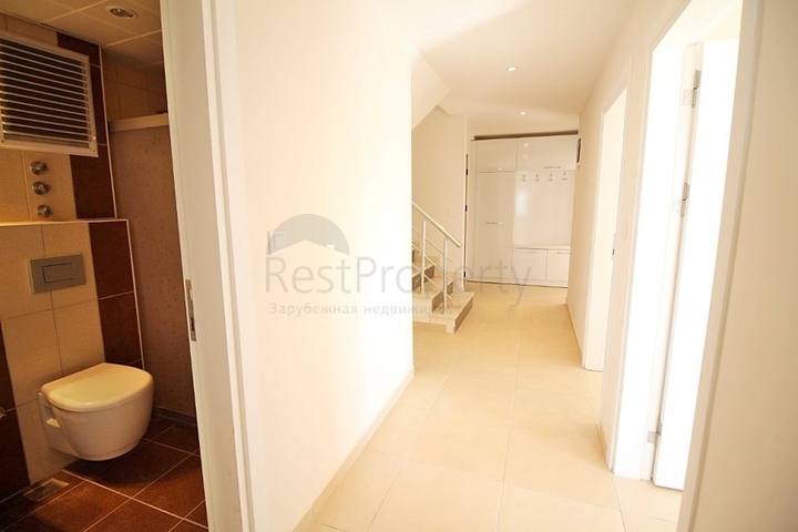 Пентхаус планировки 4+2 с видом на море и горы