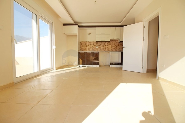 Пентхаус планировки 4+2 с видом на море и горы