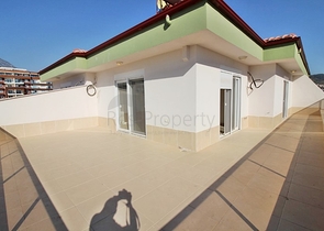 Пентхаус планировки 4+2 с видом на море и горы