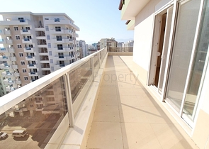 Пентхаус планировки 4+2 с видом на море и горы