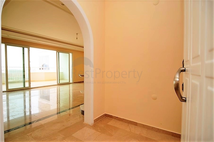 Квартира 2+1 в современном комплексе Махмутлара