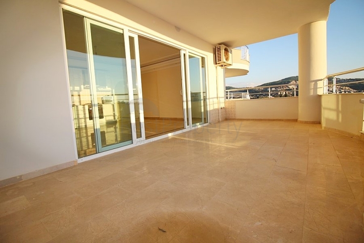 Квартира 2+1 в современном комплексе Махмутлара