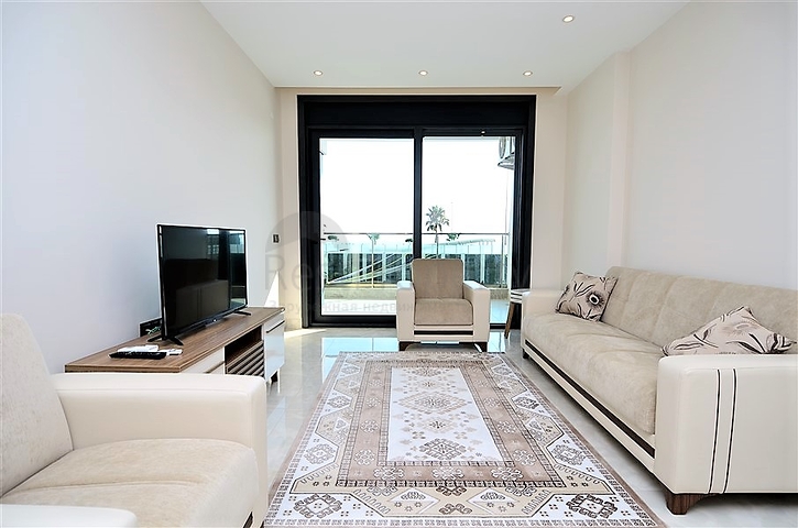 Меблированные апартаменты 1+1 в комплексе у самого моря