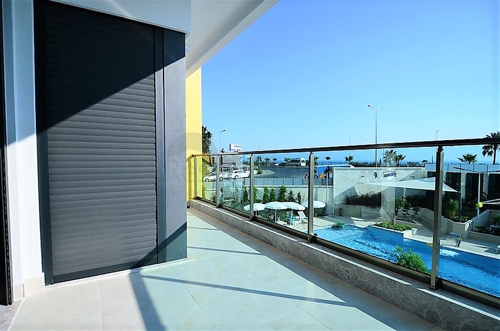 Меблированные апартаменты 1+1 в комплексе у самого моря