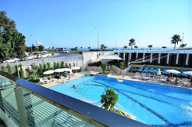 Меблированные апартаменты 1+1 в комплексе у самого моря