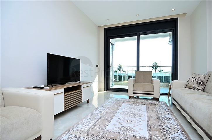 Меблированные апартаменты 1+1 в комплексе у самого моря