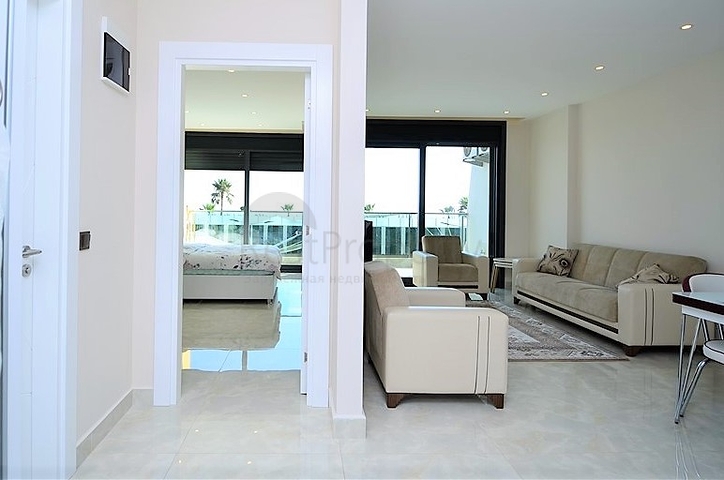 Меблированные апартаменты 1+1 в комплексе у самого моря