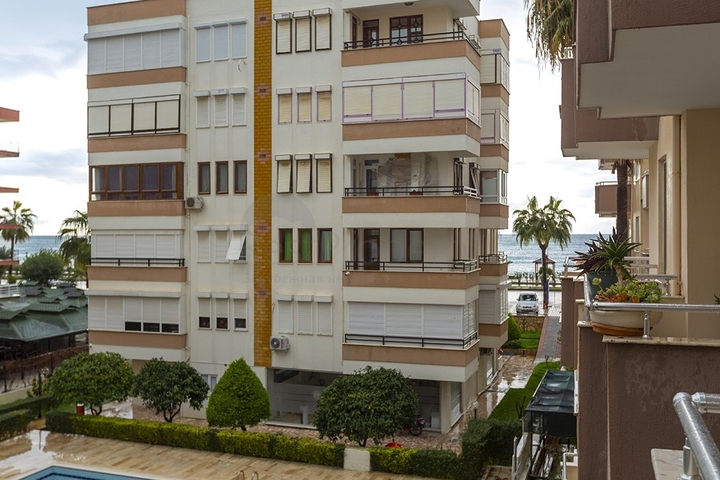 Квартира 2+1 в комплексе на первой береговой линии