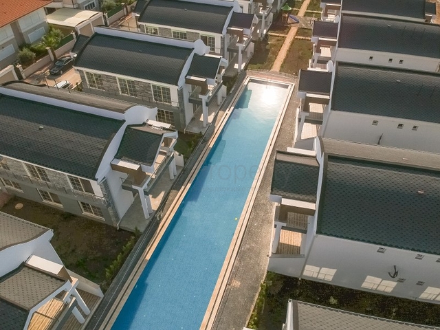 Виллы 4+1 в комплексе в Дошемеальты Анталья