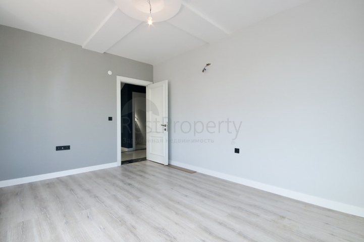 Виллы 4+1 в комплексе в Дошемеальты Анталья