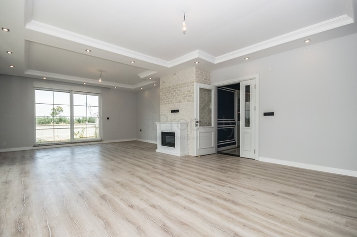 Виллы 4+1 в комплексе в Дошемеальты Анталья