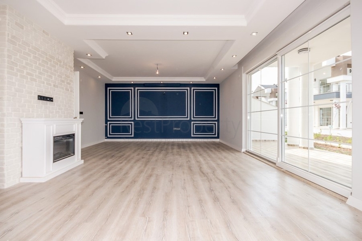 Виллы 4+1 в комплексе в Дошемеальты Анталья