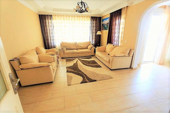 Меблированный пентхаус в районе Оба