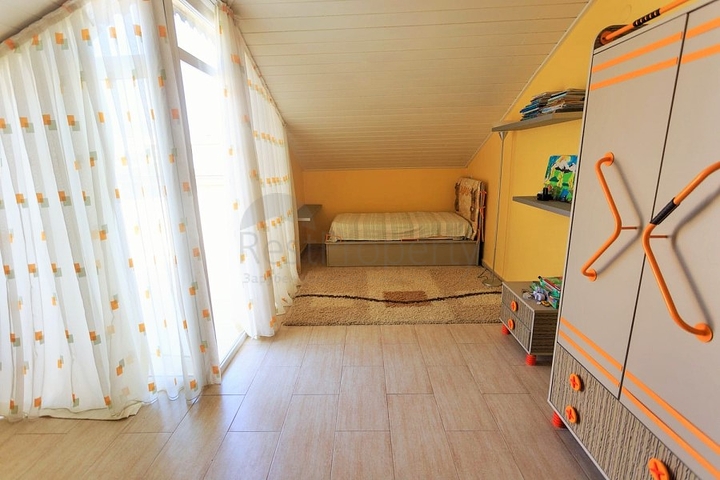 Меблированный пентхаус в районе Оба