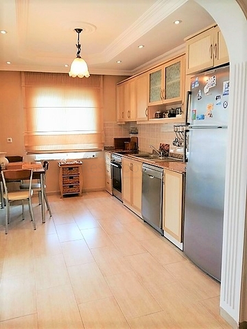 Меблированный пентхаус в районе Оба