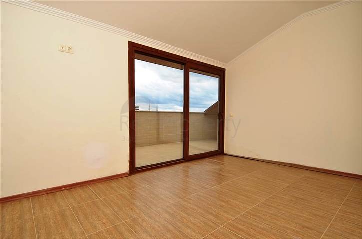 Пентхаус 3+1 в комплексе с зеленой территорией в Оба