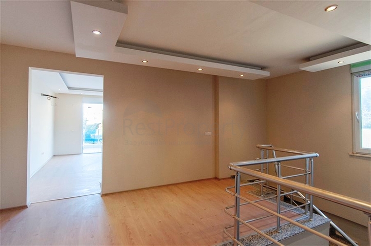 Квартира дуплекс планировкой 3+1 в районе Кестель