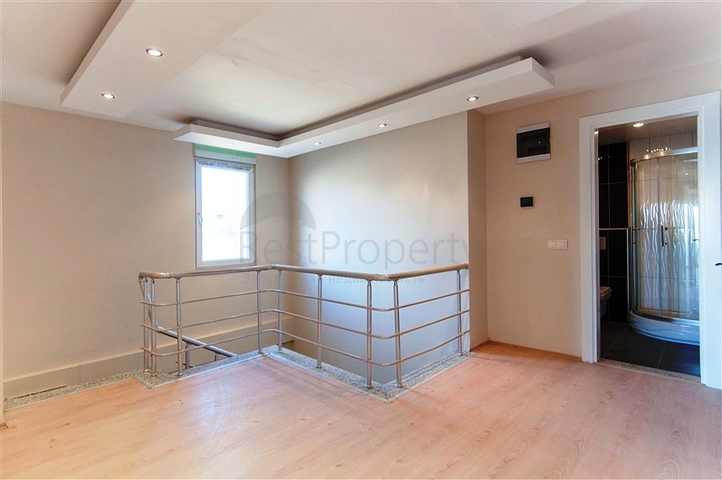 Квартира дуплекс планировкой 3+1 в районе Кестель